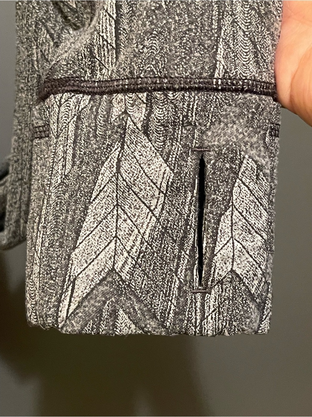 Lululemon Its Rulu Run Cropped Half Zip Reverberate Chevron Jacquard Graphite 10 - Picture 12 of 14